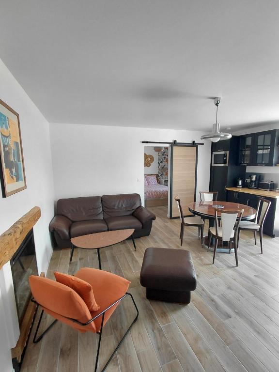 Maison L'Océan, Vue mer, Centre Sion, Rénovée 2025, Parking privatif - 3