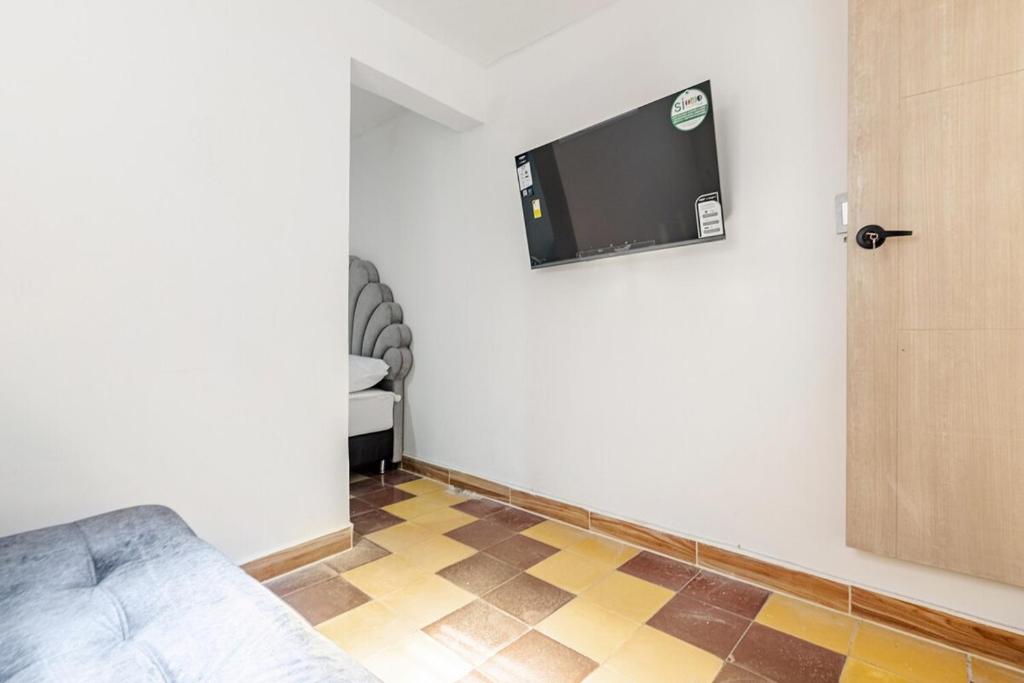 Warm House Kitchen Balcony Parking WiFi Medellin - 2