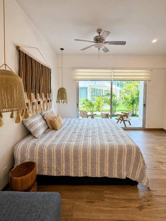 Upscale Playacar Studio w Balcony & 4 Pools - 4