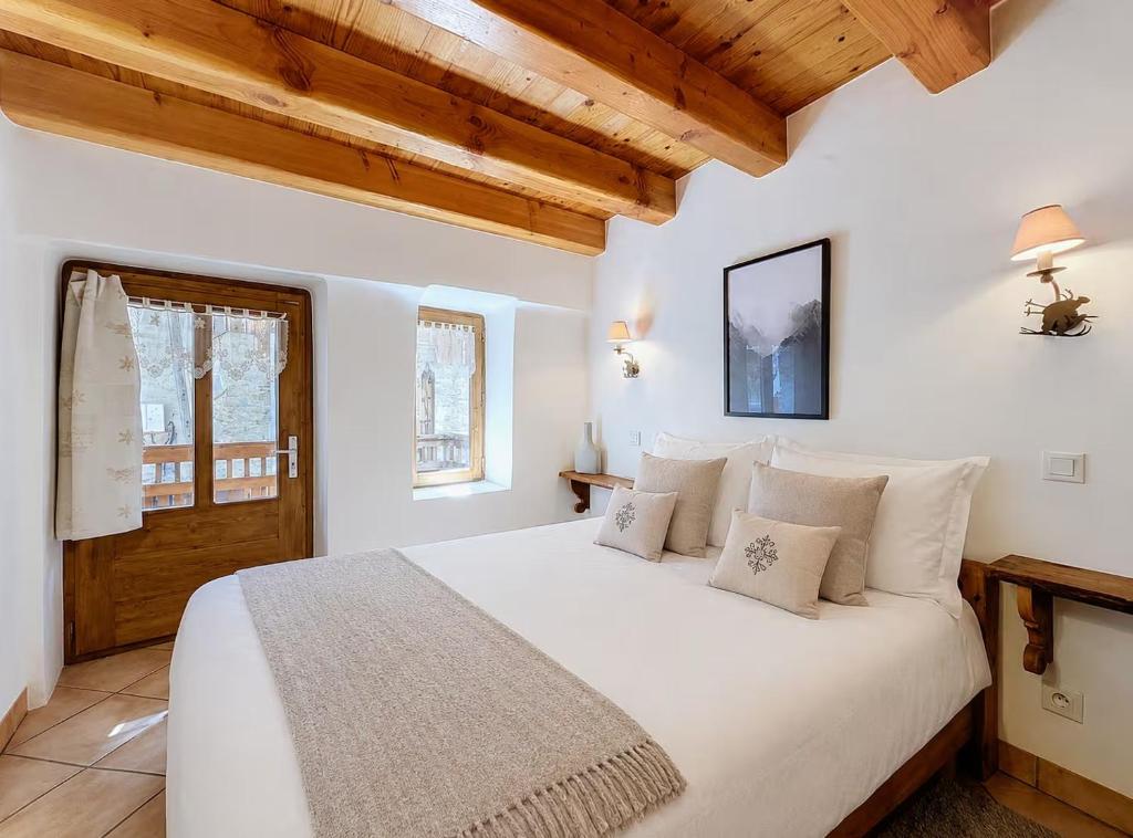 Close to slopes Authentic Renovated Barn 12 people - 3