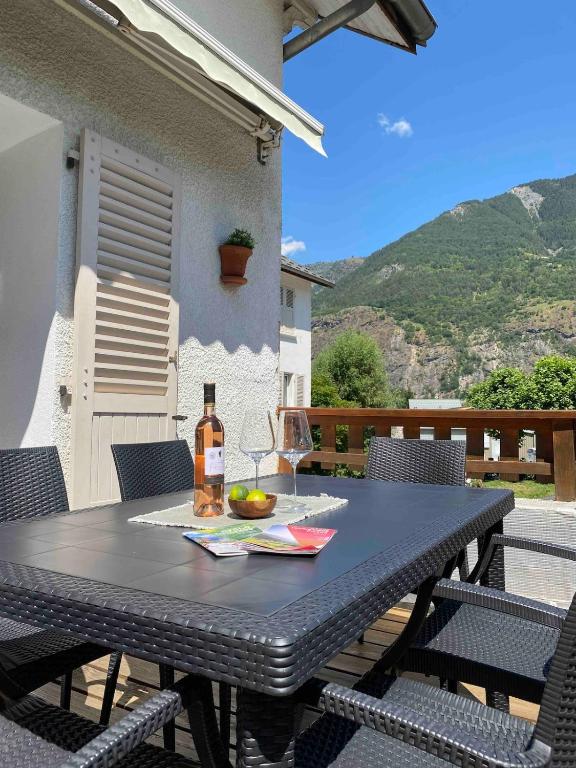 Stunning 3 bed Cycle Ski Apartment, Bourg D'Oisans - 1