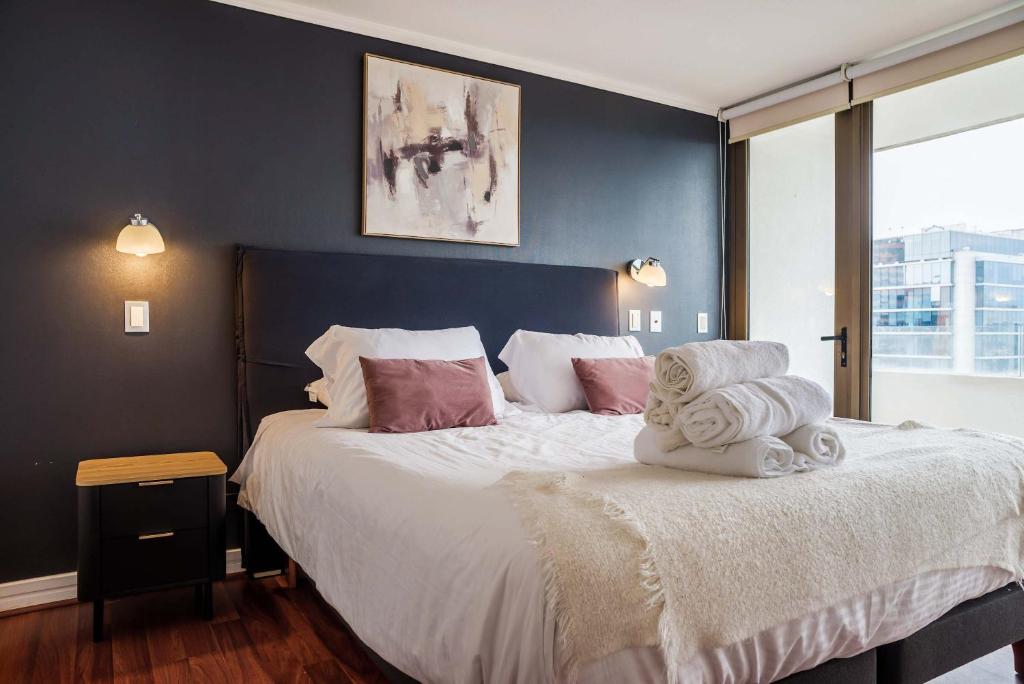 Stylish 2BR City Flat Modern Design and Comfort - 4