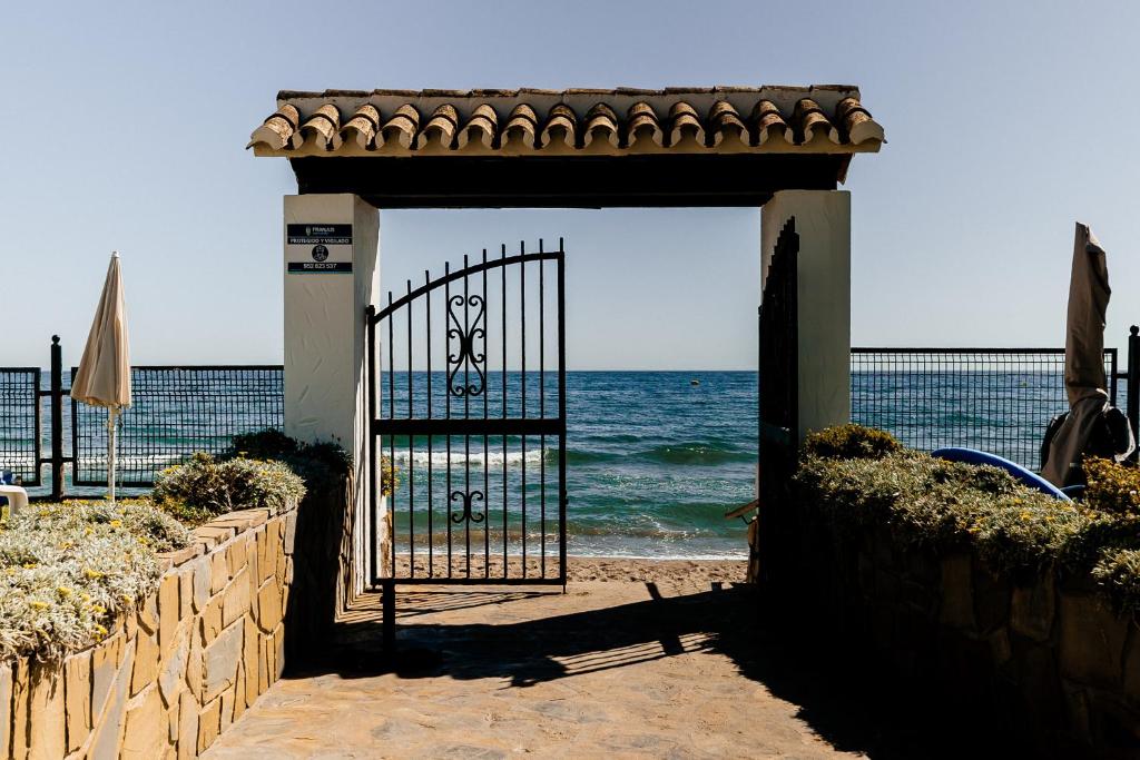 03 Beach Home by Abarzo - 2