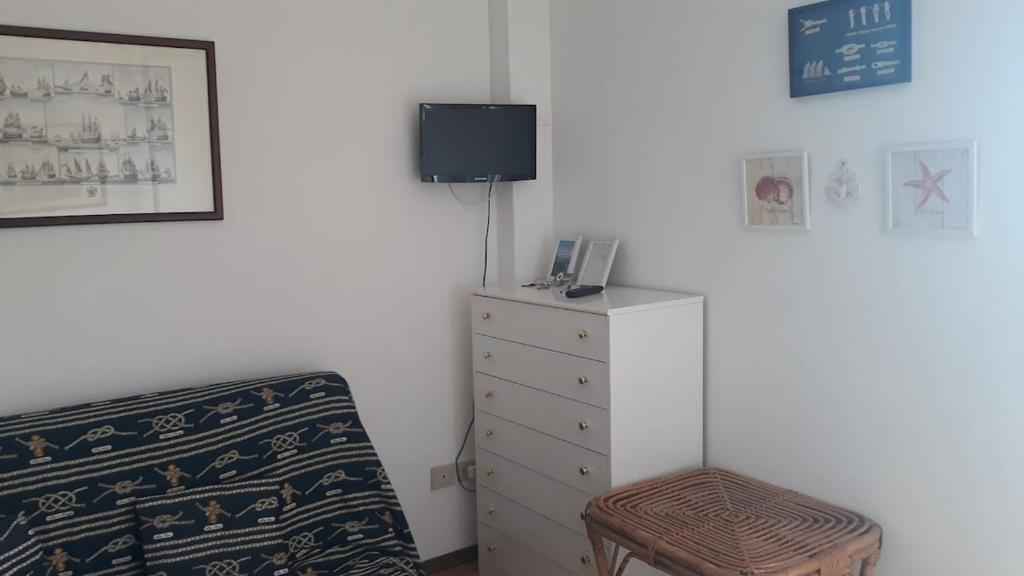 Two-room apartment with a sea view - 4