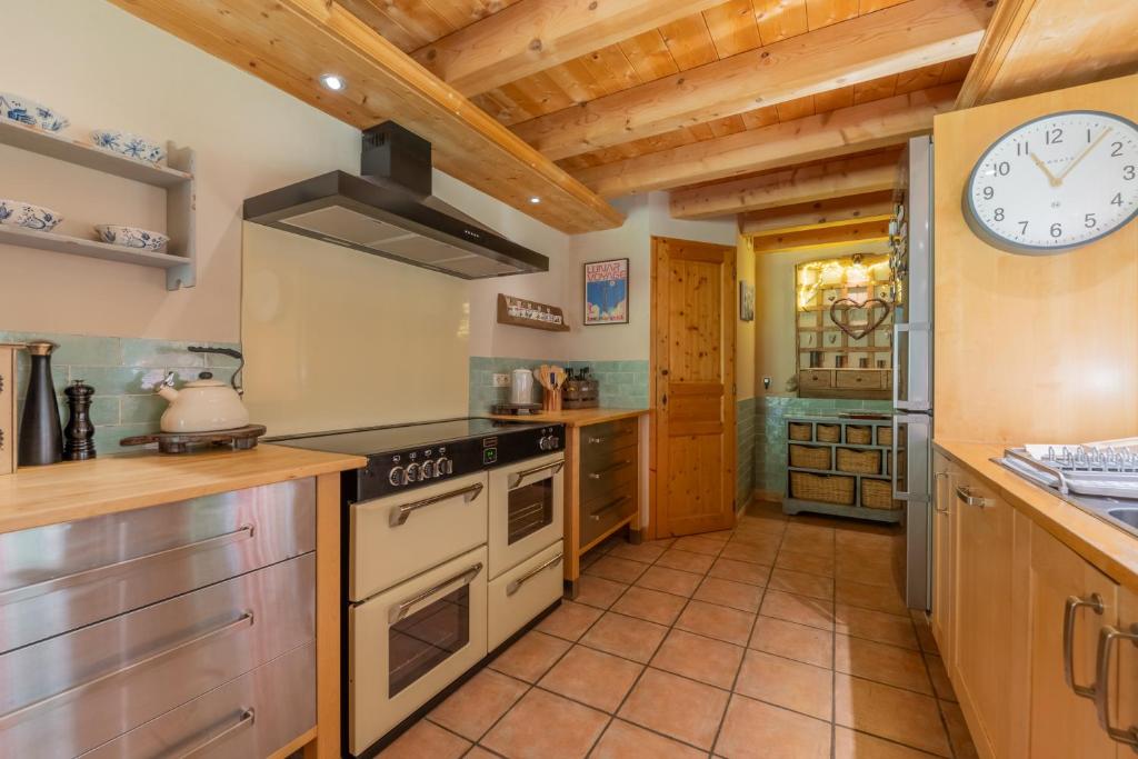 Chalet Montet Forest River Garden Lodge - Happy Rentals - 4