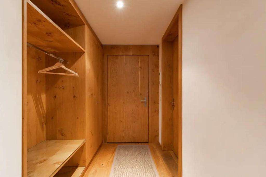 3 BDR Apartment with private Jacuzzi and Sauna - 5
