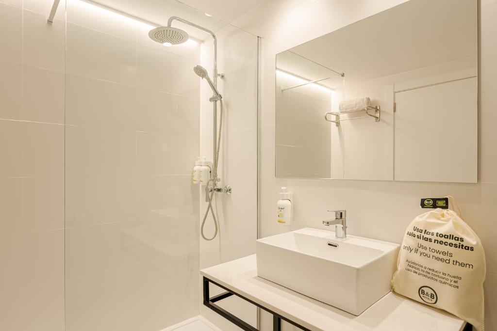 B&B HOTEL Zaragoza Royal - 3