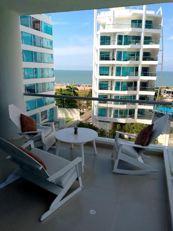 Luxurious 3-Bedroom Apartment with Shared Pool in Bolvar - 5