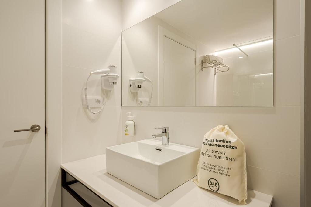 B&B HOTEL Zaragoza Royal - 2