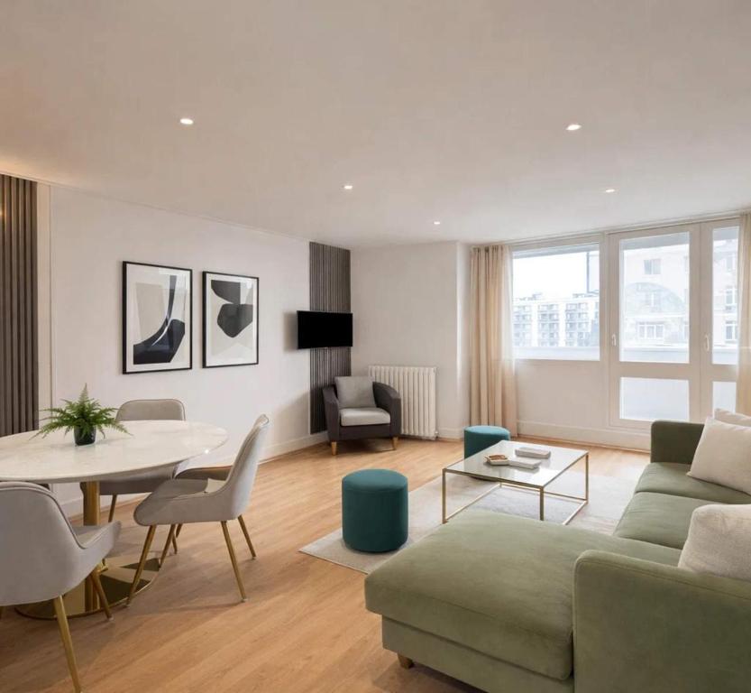 Montparnasse family flat with balcony & lift - 1