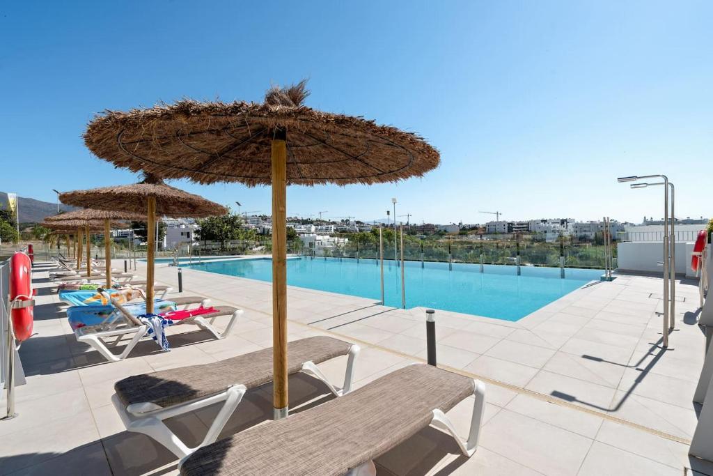 ISEA Estepona 3BR Apt. with Pool, Gym and Near Beach - 1