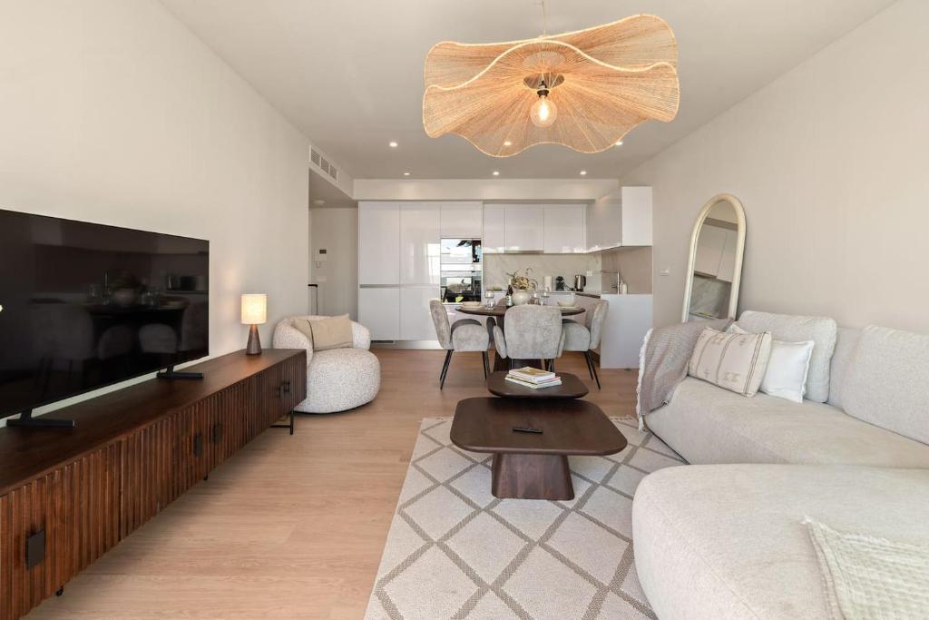 ISEA Estepona 3BR Apt. with Pool, Gym and Near Beach - 5