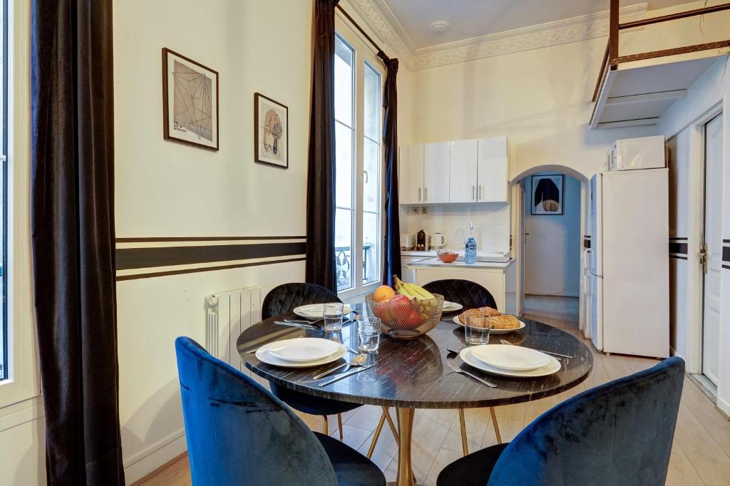 Luminous flat in Champs-Elysees - 5