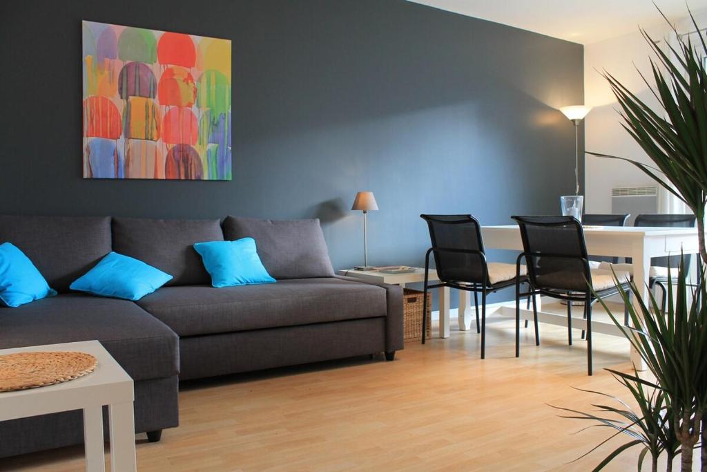 Quiet apartment, balcony, close to Lille train stations - 2