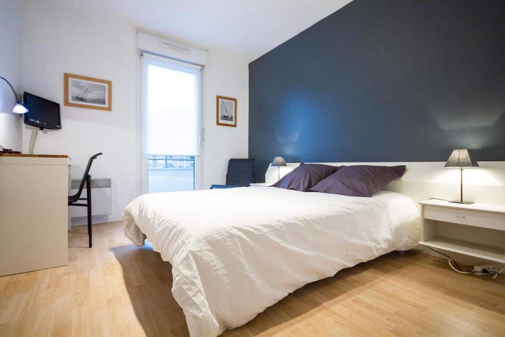 Quiet apartment, balcony, close to Lille train stations - 4