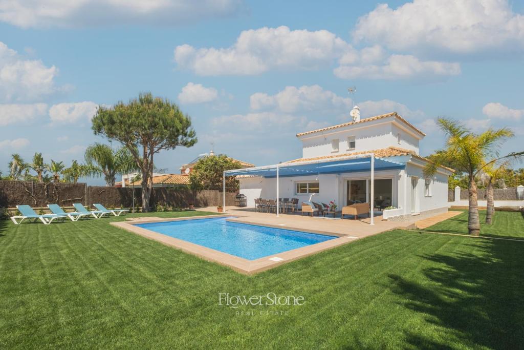 Villa Italia con piscina Urbanización Roche - 1