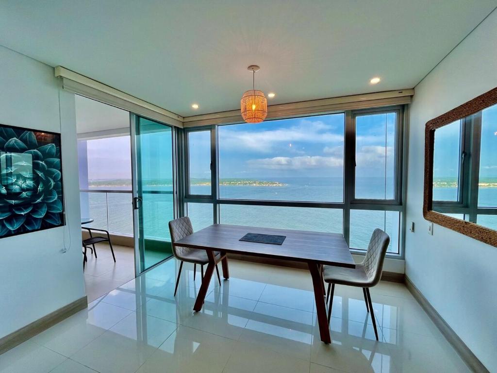 Visitors Allowed - Ocean View - 28th Floor - 5