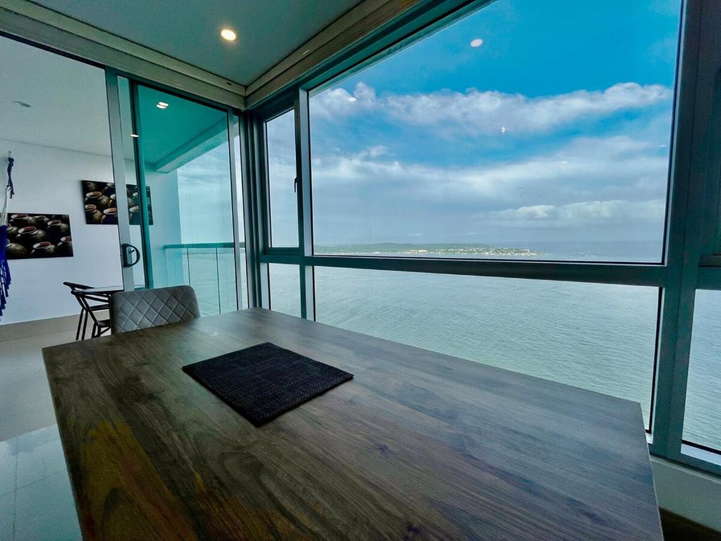 Visitors Allowed - Ocean View - 28th Floor - 4