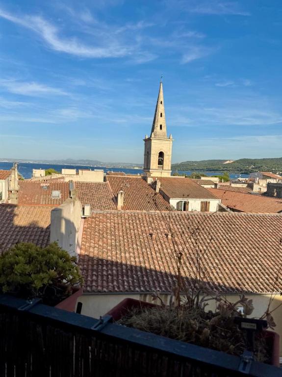 Appartement T3 pratique, proche commerces - 2
