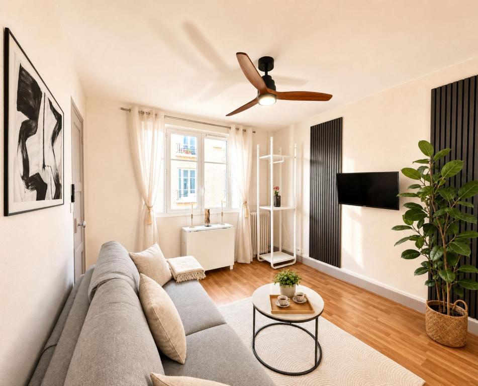 Porte de Versailles - Executive studio with lift - 1