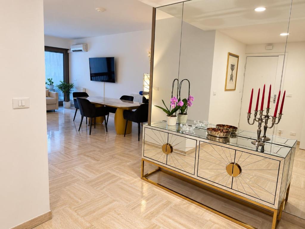 Heart of Monte Carlo - 1 Min from the F1 Track - 3
