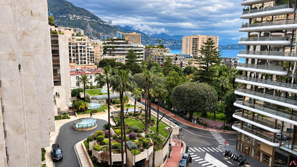 Heart of Monte Carlo - 1 Min from the F1 Track - 2