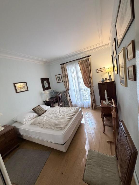 Authentic Parisian Apartement with 2 bedrooms - 5