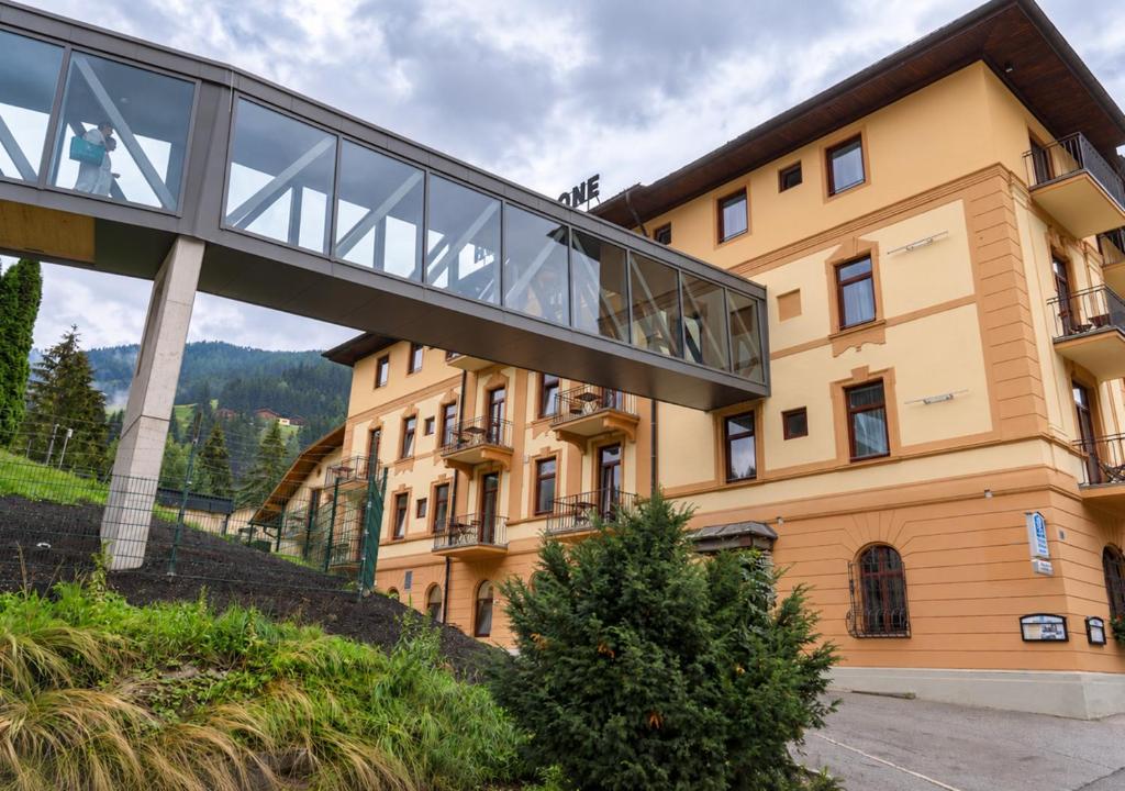 Thermenhotel Krone - inklusive Felsentherme - 2