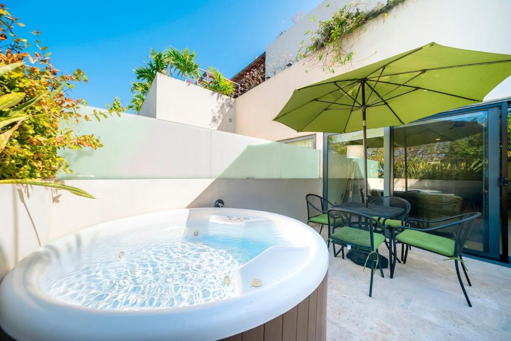 Terrazas 38th St - 2BR w Private Jacuzzi - 3