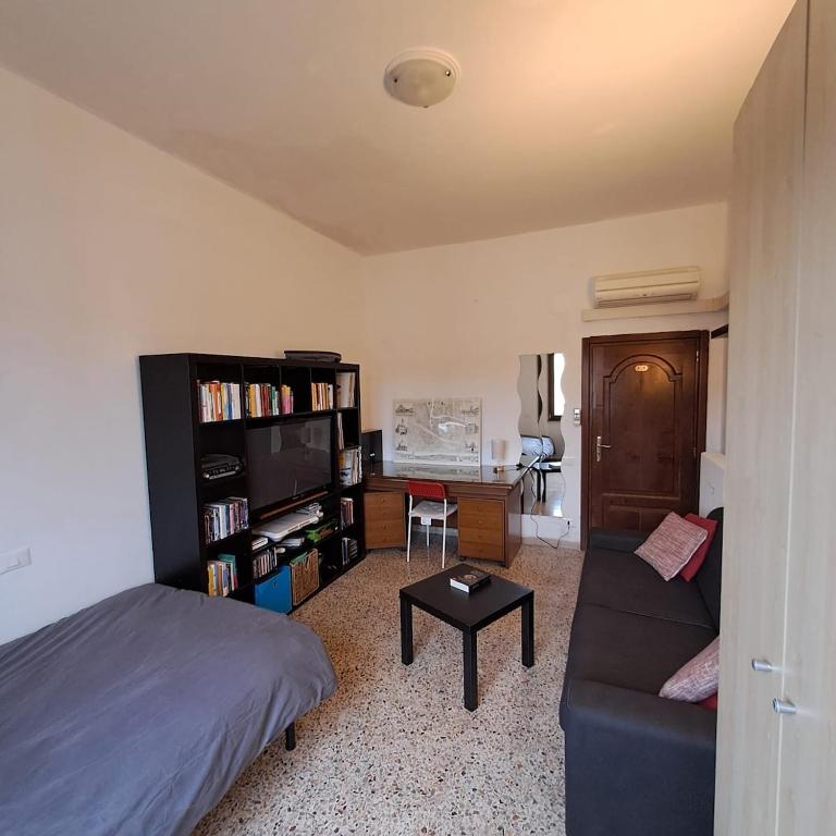 French-style comfort room - 1