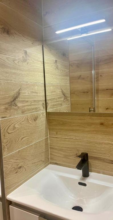 Residence Les Olympiades, Ski In-Out with WiFi in Val Thorens, "V19, V20, V21" by Versant Collection - 2