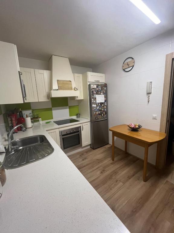 Amplia habitación privada en el centro de Torremolinos - 2