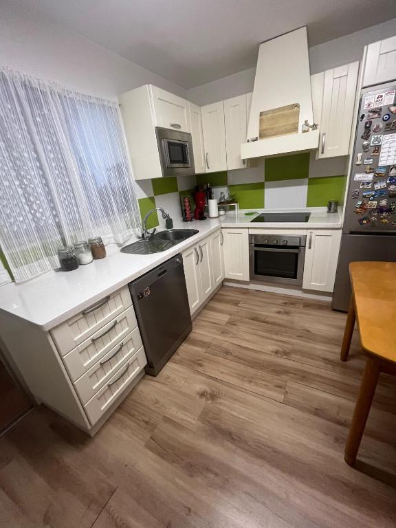 Amplia habitación privada en el centro de Torremolinos - 3