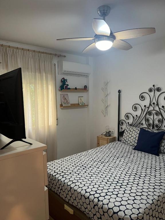 Amplia habitación privada en el centro de Torremolinos - 4