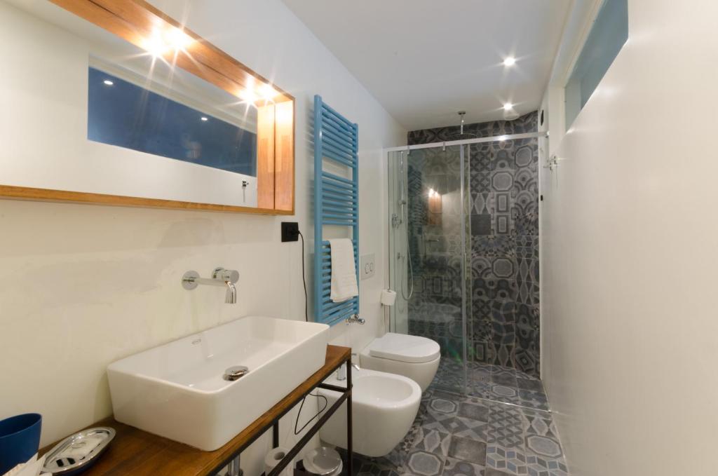 Suite 269 - 4
