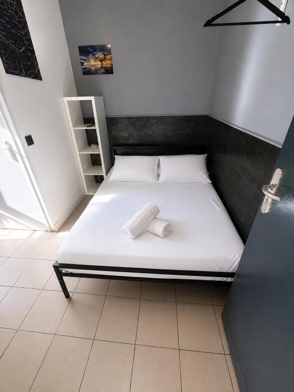 Chambre 1 avec SDB privée Proche Stade de France - 1