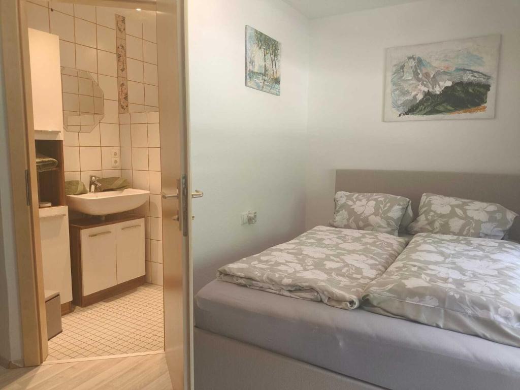 Apartment Martha in the Ötztal valley with mountain views - 4