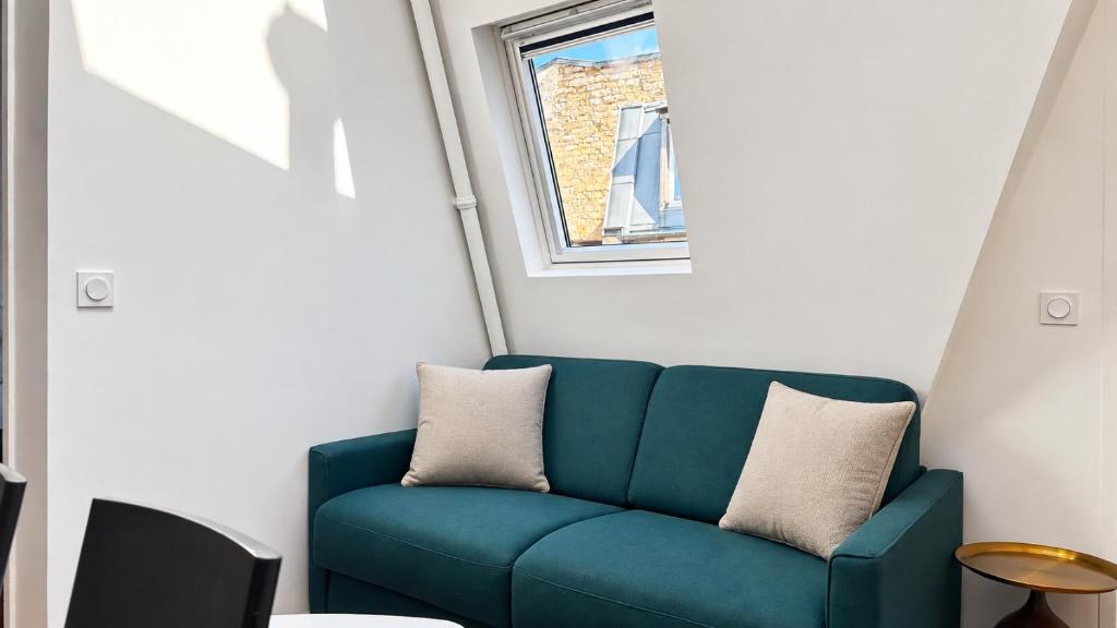1BR Apartment in Vibrant Latin Quarter with Netflix - 5