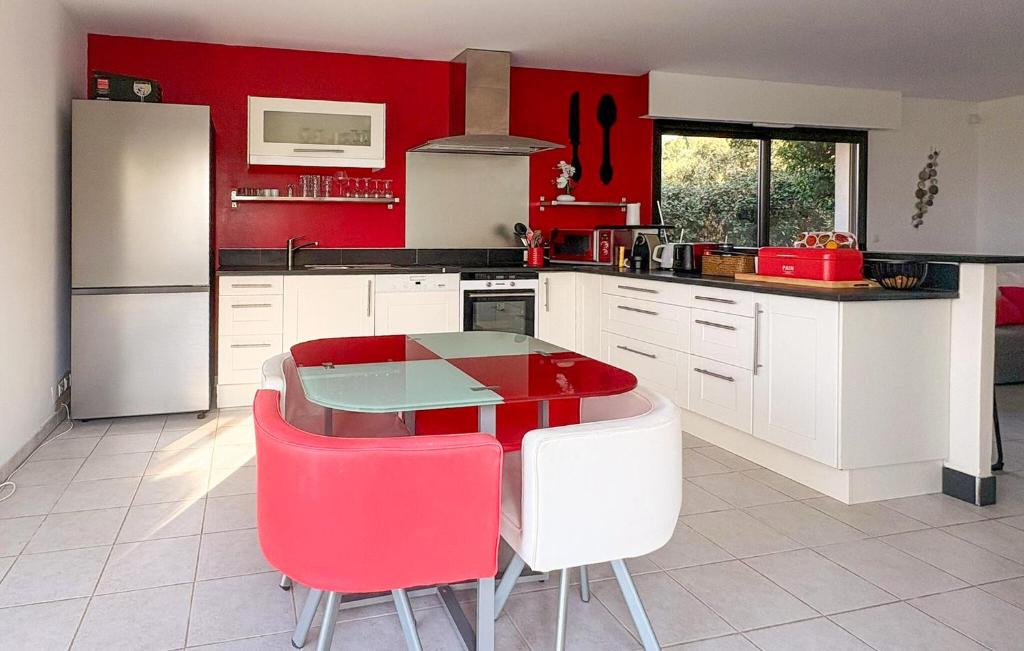 Nice Home In Saint Raphael With Private Swimming Pool, Can Be Inside Or Outside - 5