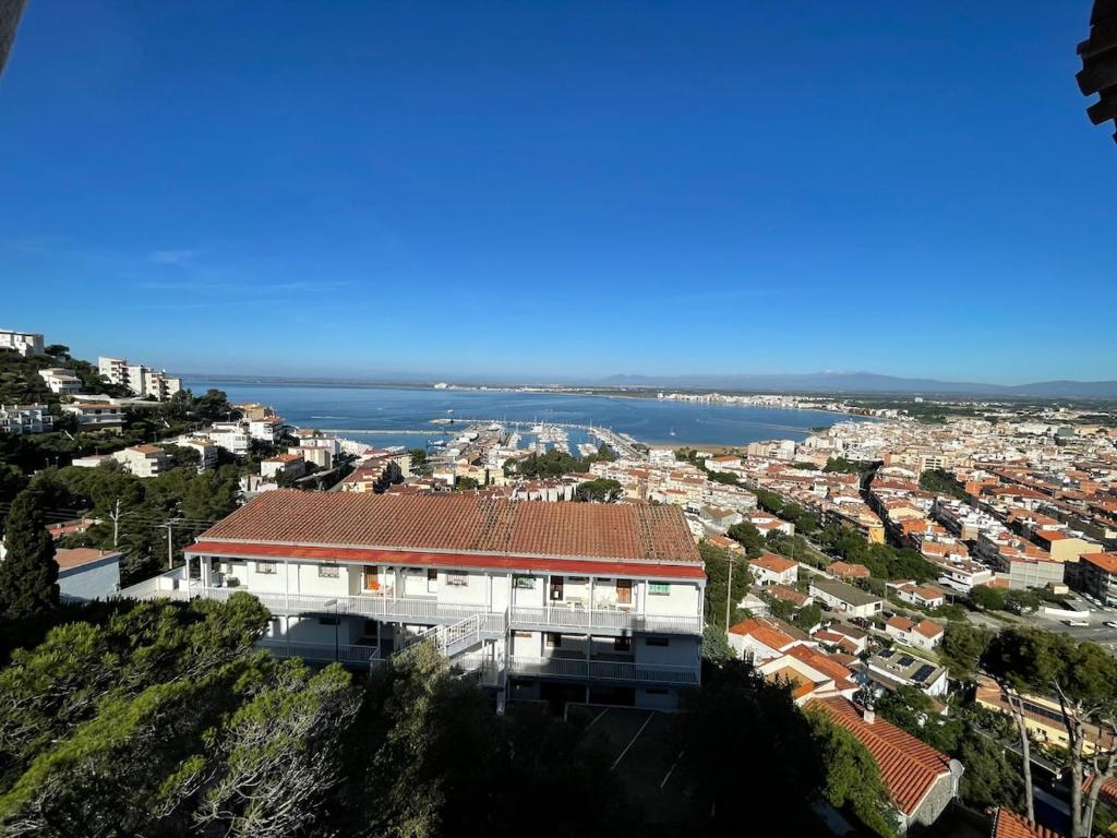 Magnífico apartamento con vistas al mar en Roses - 4