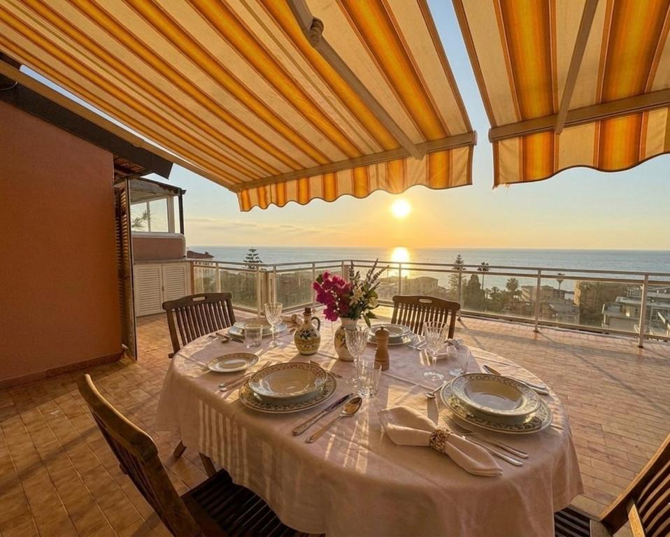 SE9 - Elegante appartamento con splendida vista panoramica sul mare - 1