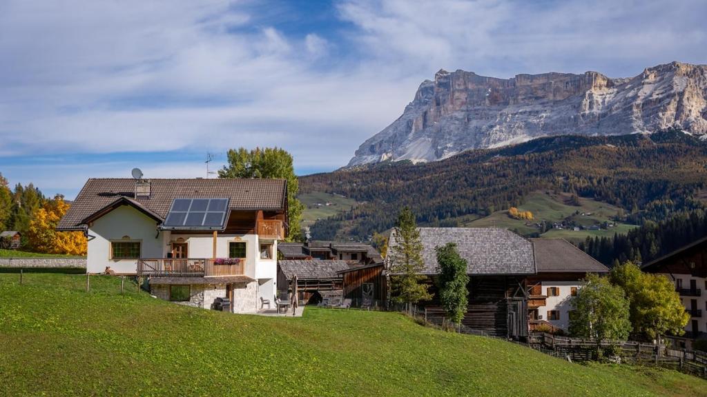 Luxury Alpine Suites Ultimate Comfort Parking and WiFi - 4