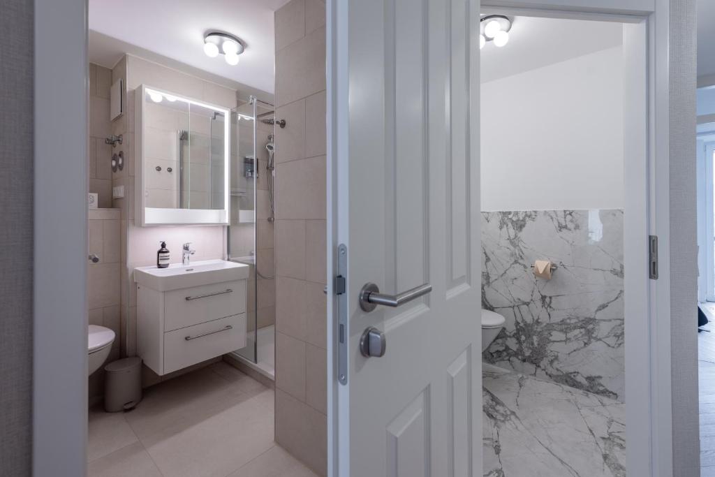 Rose 2 bedroom with balcony - 4
