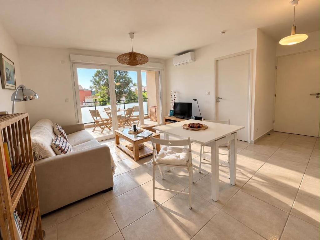 T2 classé 3 étoiles avec piscine et climatisation Bormes les Mimosas Le Lavandou - 3