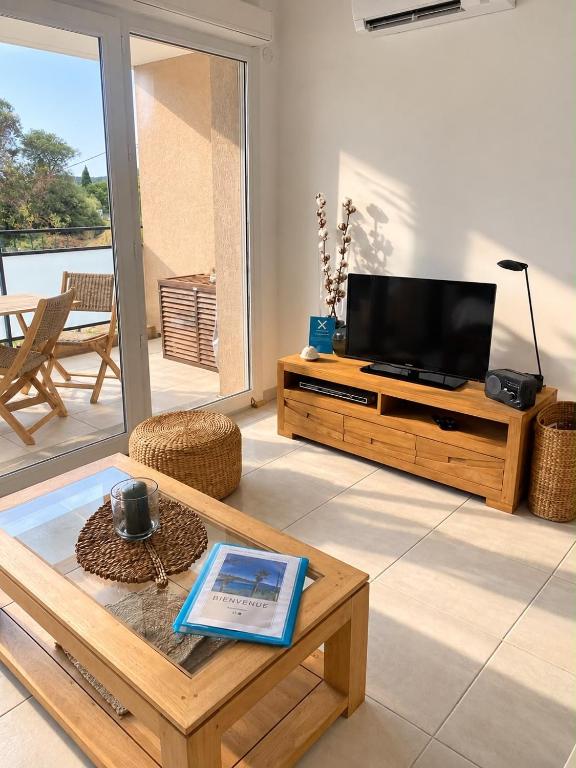 T2 classé 3 étoiles avec piscine et climatisation Bormes les Mimosas Le Lavandou - 4