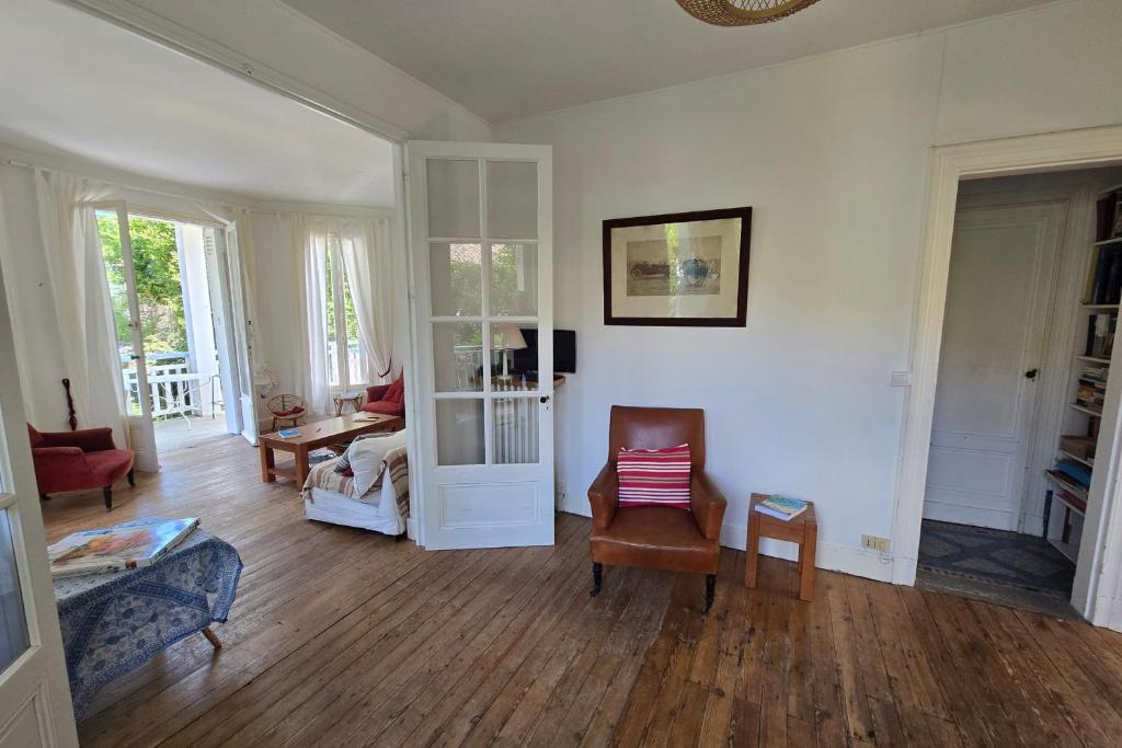 Large family villa 50m from the beach - 4