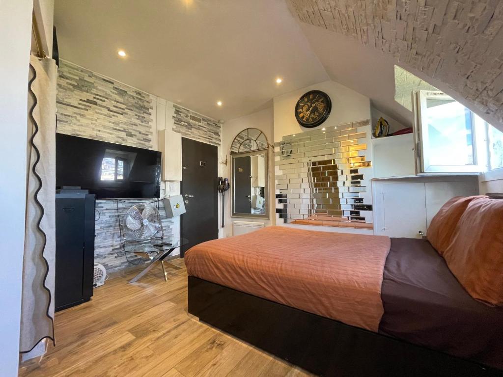 Paris Studio - Montmartre - 1