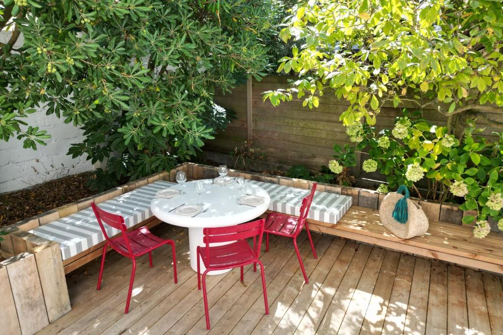 COCOON KEYWEEK Holiday House with lovely patio in Biarritz city center - 2