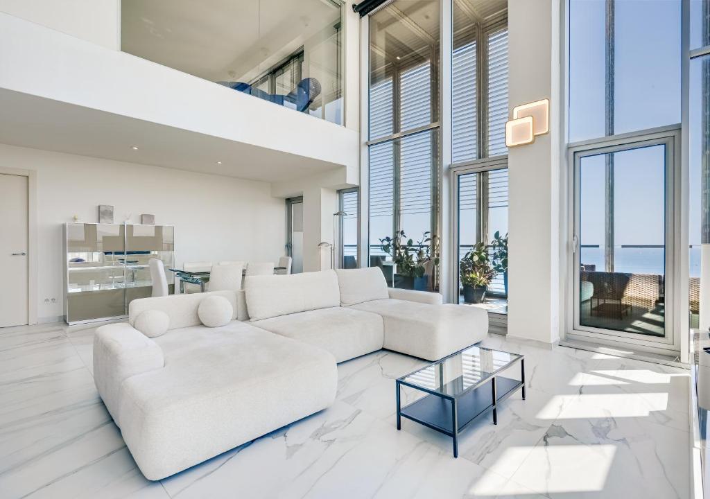 Penthouse With The Best Views! - 5