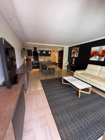 A deux pas des plages, Appartement-villa climatisé avec piscine et parc - 5